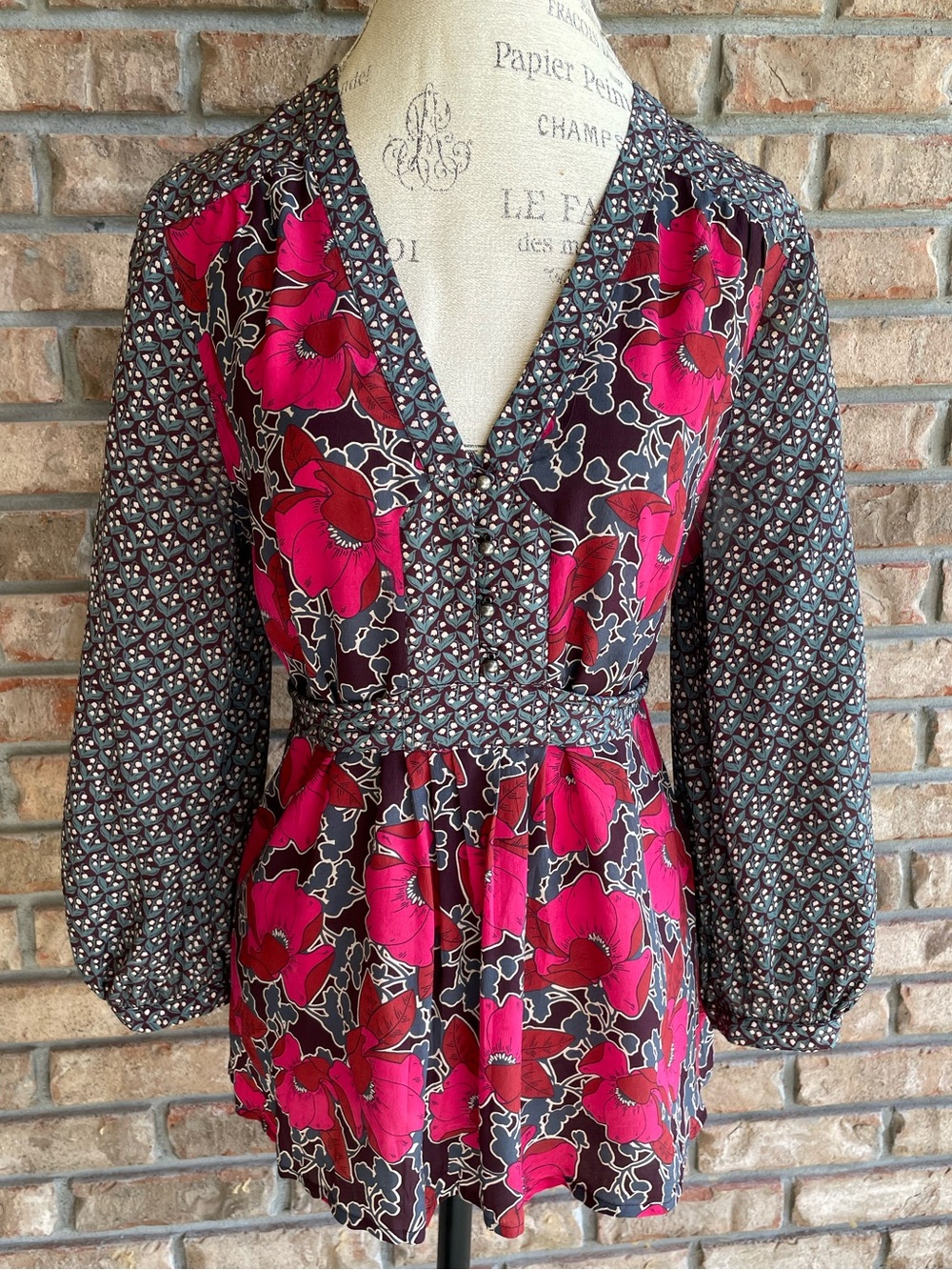 Anthropologie Edme & Esyllte Hirtella Floral V-Neck Long Sleeve Silk Blouse.